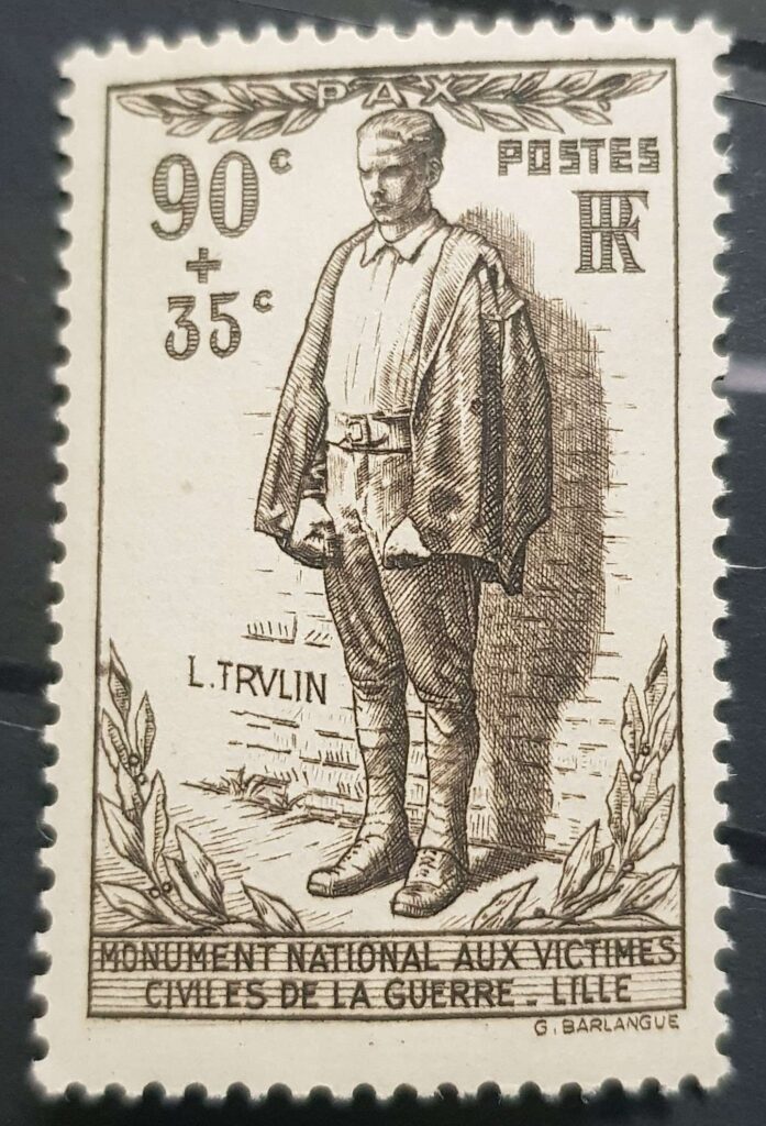 438