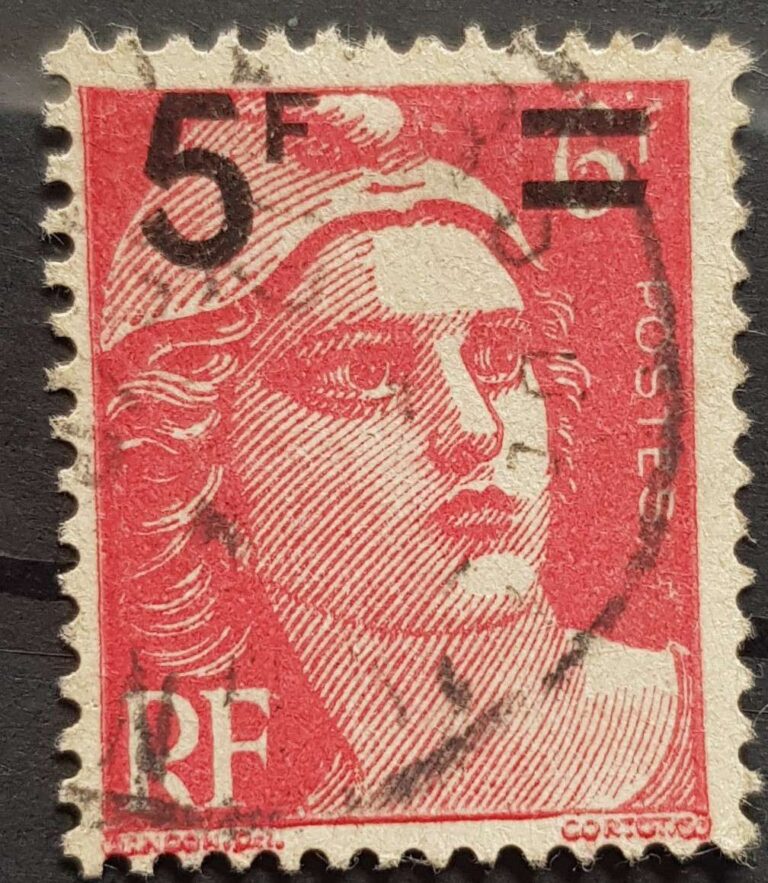 833