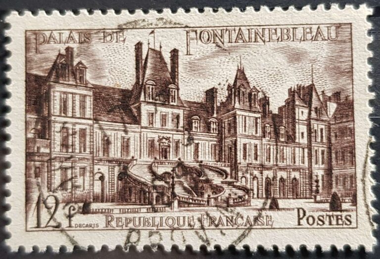 896