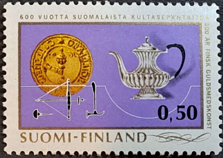 696