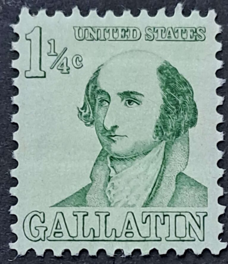 915