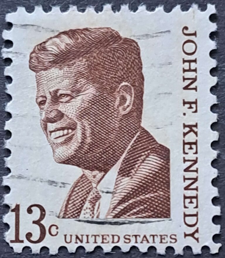 922