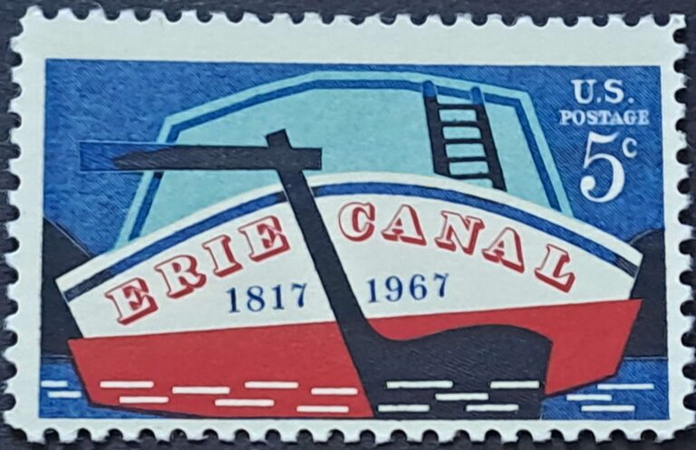923
