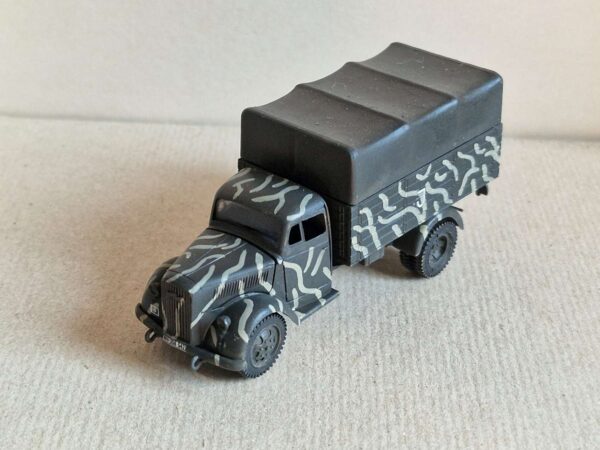Italieri - Kfz.305 Opel Blitz - obrazek 3