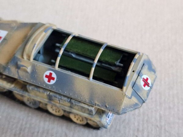 Italieri - Sd.Kfz.251/8 Ambulans - obrazek 18
