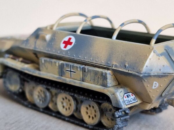 Italieri - Sd.Kfz.251/8 Ambulans - obrazek 19