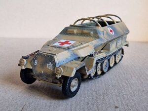 Italieri - Sd.Kfz.251/8 Ambulans