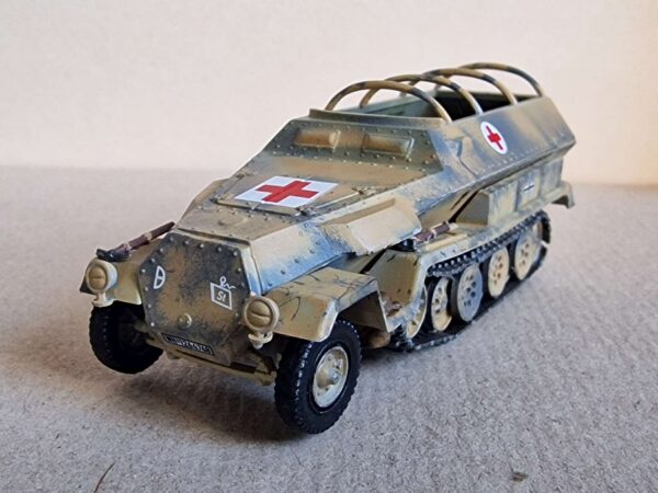 Italieri - Sd.Kfz.251/8 Ambulans