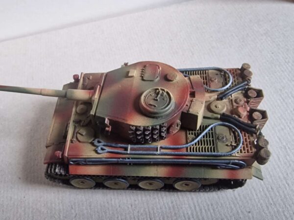 Revell - PzKpfw VI Ausf. H Tiger - obrazek 2
