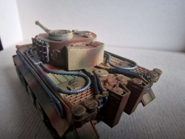 Revell - PzKpfw VI Ausf. H Tiger - obrazek 5