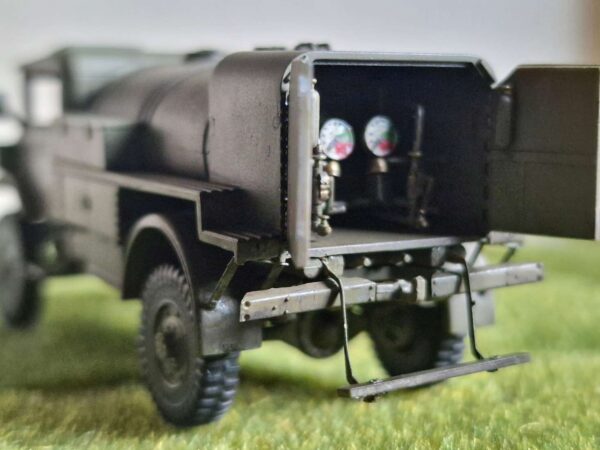 IBG - Chevrolet C60s Petrol Tank - obrazek 20