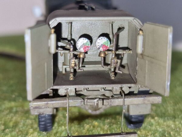 IBG - Chevrolet C60s Petrol Tank - obrazek 21