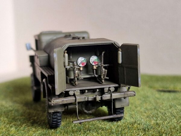IBG - Chevrolet C60s Petrol Tank - obrazek 27